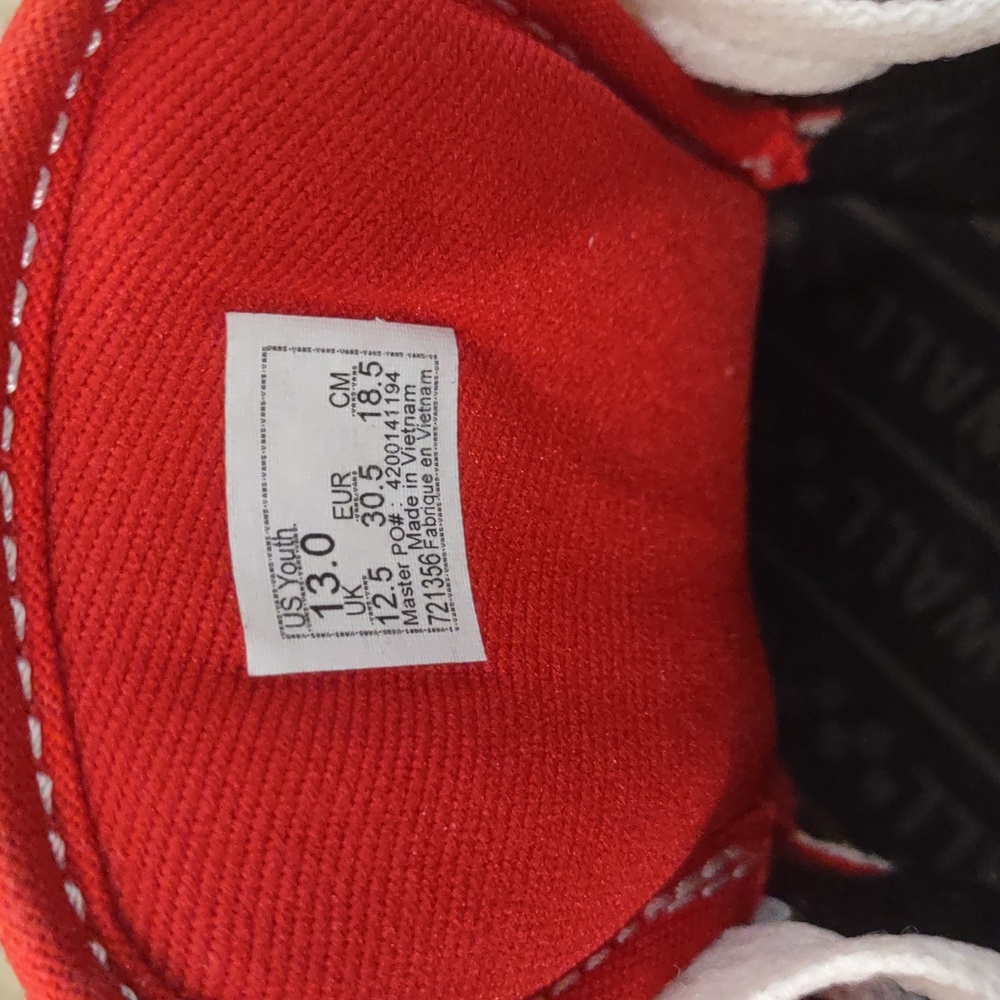 USED VANS LOW TOP TIE UP SHOE KIDS SIZE 13 COLOR RED HAS WEAR SEE ALL PHOTOS - Picture 8 of 10